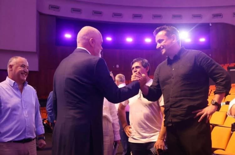 “Ishte projektuar si pasardhës i Ramës”/ PS-PD bashkuan votat për fundin politik të Veliajt