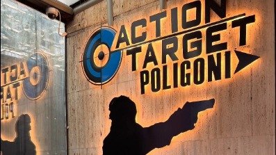 Shkoi për qitje, klienti vetëvritet në poligonin e Emiljano Dushas “Action Target”, merren në pyetje punonjësit…
