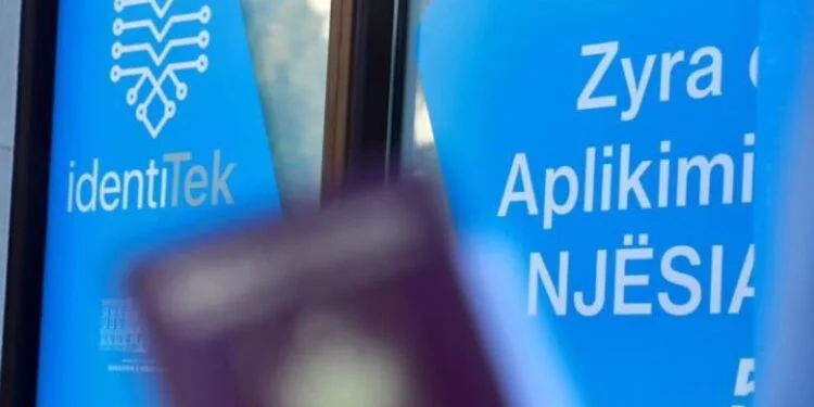 Tarifat e larta të pasaportave dhe ID-ve i sjellin IDENTITEK-ut miliona euro fitime Tarifat e larta të pasaportave dhe ID-ve i sjellin IDENTITEK-ut miliona euro fitime