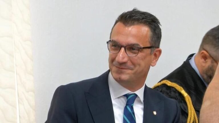Gjykata e Lartë vulos Erion Veliajn në burg… Gjykata e Lartë vulos Erion Veliajn në burg...
