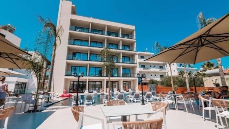 Pesë kate pa leje/ Sekuestrohet ‘Central Park Premium Hotel’ në Ksamil i Kujtim Peposhi