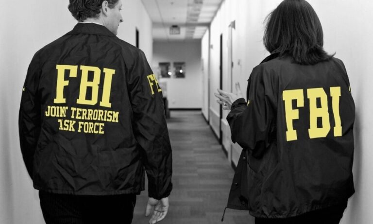 Kë po kërkojnë? FBI zbarkon në Tiranë FBI zbarkon në Tiranë