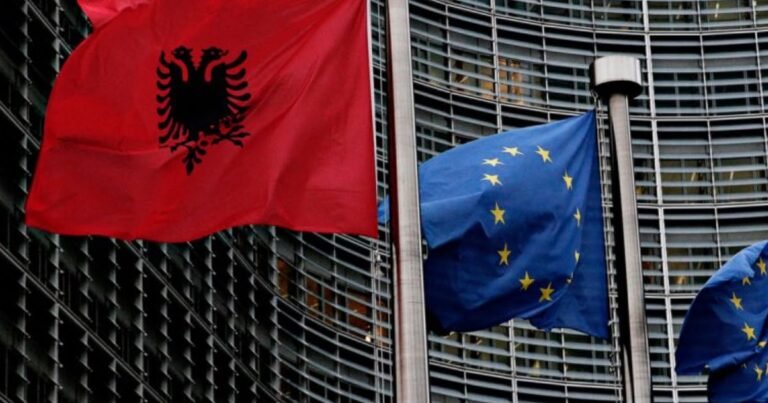 Shqipëria dhe Momentumi i Anëtarësimit në BE