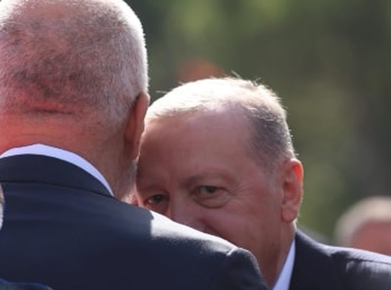 Rama i shkel sërish syrin Erdoganit: Mos e cilësoni Turqinë si Rusia....